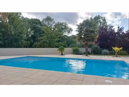appartement 3 pièces  terrasse  garage  piscine