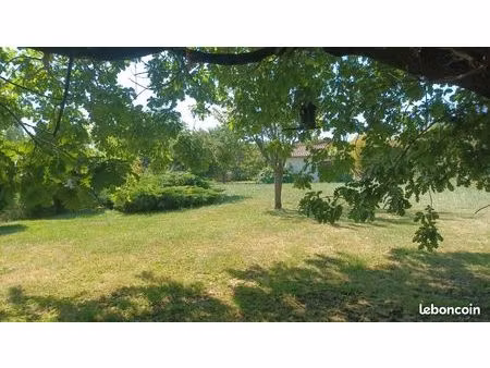 vinzelles  dépendance 30 m2 sur parcelle de 1250 m2