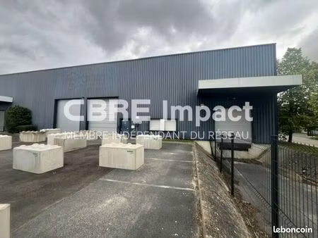local d'activite 1240 m² reims