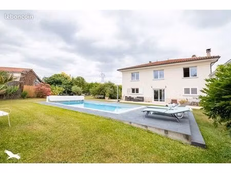 maison 7 pièces 185 m²