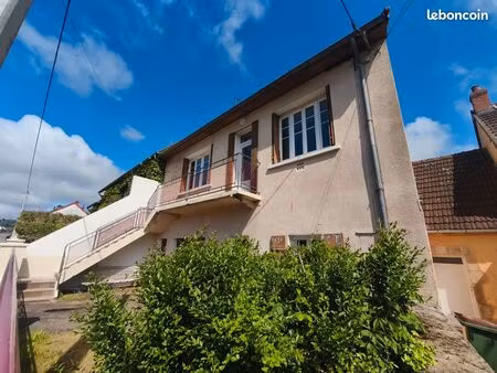 maison de bourg avec jardin et vue