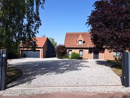 maison - 8 pièces -242 m²