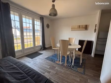 beau studio lumineux en rdc