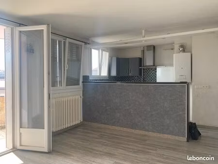 arenes - pate d'oie - t3 57m² avec balcon + box + cave