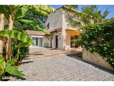 une maison avec jardin 3 chambres et 1 bureau a cauderan