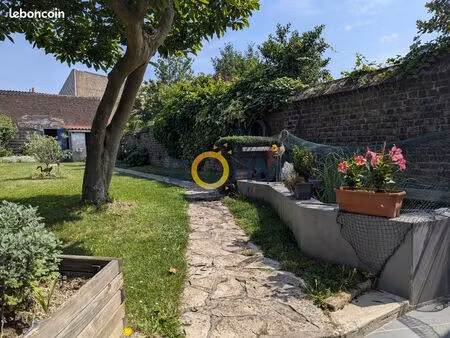 propriété 8 pièces 141 m²