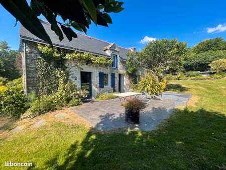 propriété avec longère 193 m² - piscine chauffée - dépendances terrain 4772 m² sans vis-à-