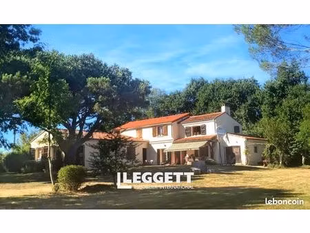 maison 7 pièces 230 m²