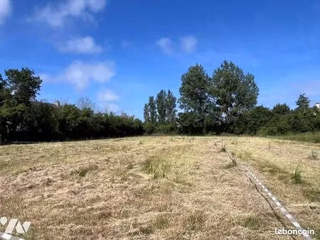 terrain 551 m² montmartin sur mer