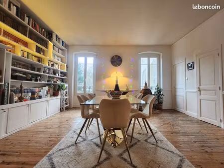 vends duplex t5 de 150m² deux derniers etages d’un immeuble  calme et lumineux  avec vue p