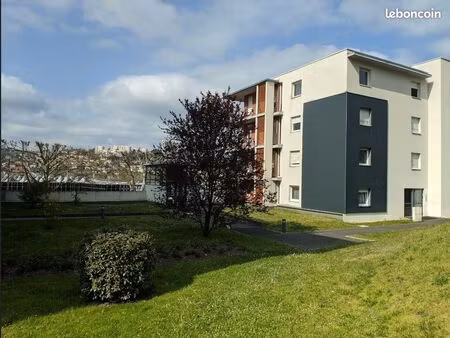 f2 41m2 + terrasse + garage + parking privé
