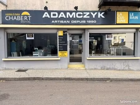 magasin à louer à renaison