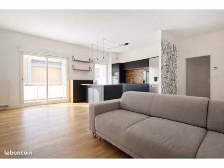 appartement lumineux 56 74 m² – arras centre – grand balcon