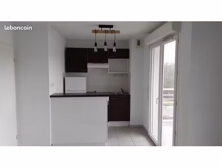 a louer  appartement de type t2  35m²  balcon + parking - secteur haut de billère