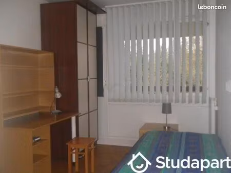chambre 1 pièce 9 m²