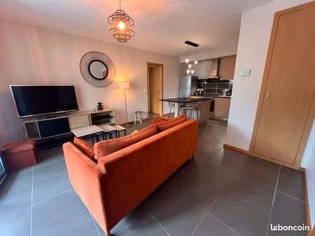 appartement t2 meublé avec véranda - garage et cour privative 40m2