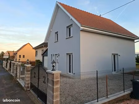 maison avec double portail (pour camping-car  bateau  remorque  etc..)