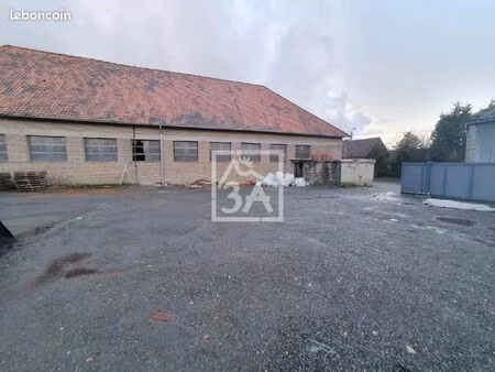 hangar 4 pièces 604 m²