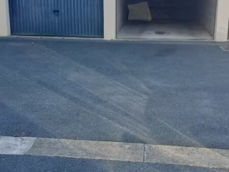 location garage fermé
