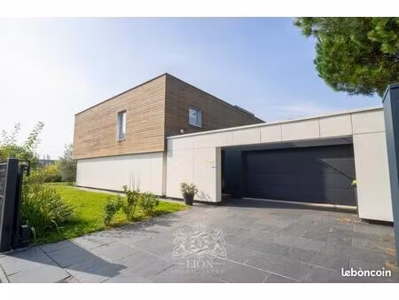 maison 6 pièces 400 m²