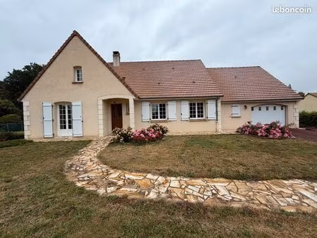 parcé-sur-sarthe – maison de plain-pied de 102m² avec double garage