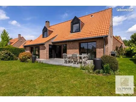 propriété 7 pièces 208 m²