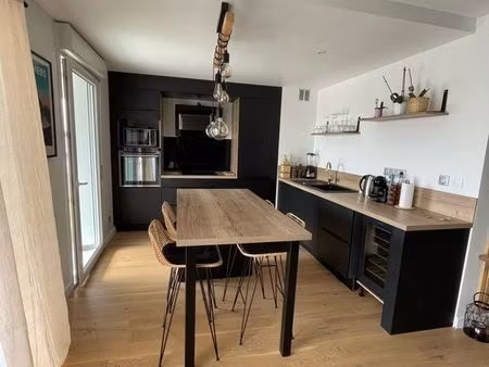 charmant t3 meublé – abonnements compris - vue pyrénées