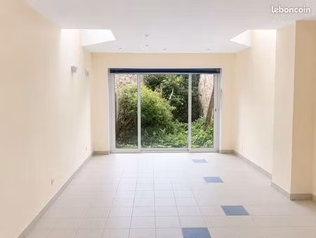 local commercial 31 m² avec jardin – centre-ville de bourbourg
