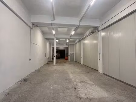 local 140 m2