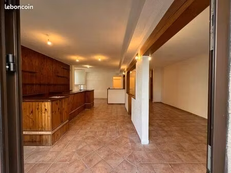 location local commercial 100m2