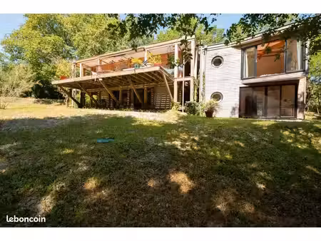 propriété 7 pièces 210 m²