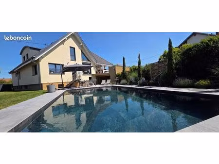 superbe maison haut de gamme avec piscine  secteur hochfelden