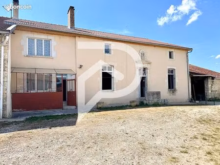 maison 7 pièces 233 m²