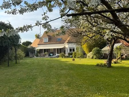 propriété 8 pièces 200m2 + 40m2 de dépendance + 30m2 garage
