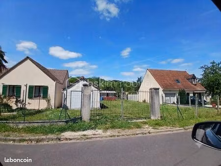 terrain 1 016 m² longueville