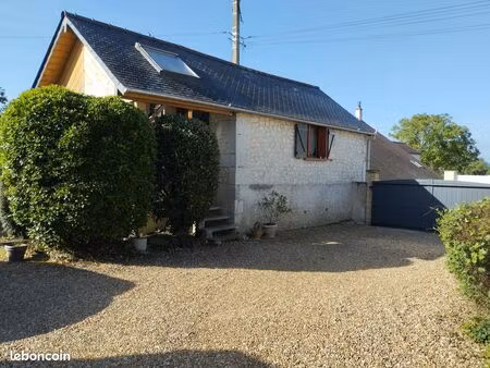 studio de 27 m2 avec une grande terrasse couverte