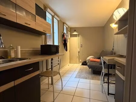 studio 1 pièce 14 m²