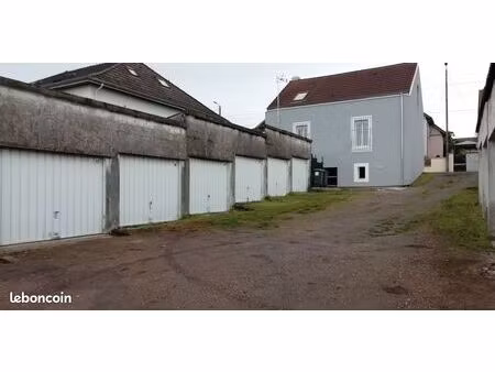 location garage box dalle béton