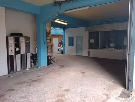 local 130 m²