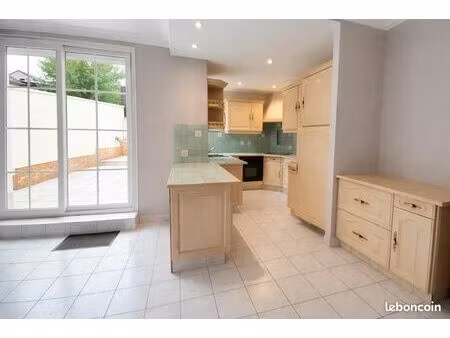 maison 6 pièces 200 m²