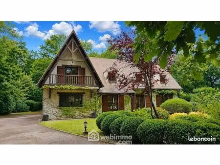maison 6 pièces 197 m²