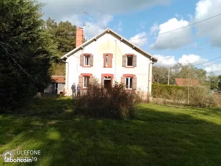 maison mitoyenne  2 chambres séjour cuisine  jardin 1000m2  garage 3 voitures