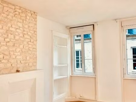 appartement en duplex de caractère – 75 m² – centre-ville de carentan