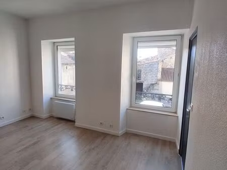 f2 les pradeaux 63500