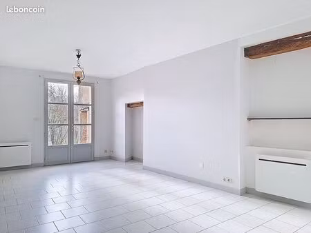 a louer - appartement t3 - 67m² - malicorne sur sarthe