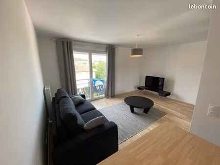 location studio meublé 28m2