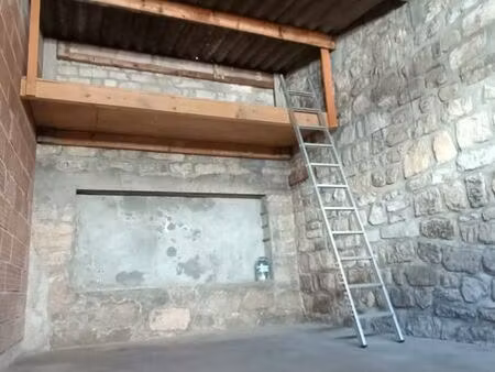 grand garage indépendant avec mezzanine