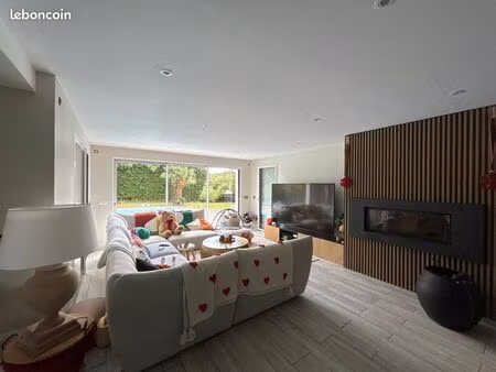 maison avec pisicine