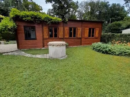 coup de cœur en bord de seine – chalet vendu meublé sur 795 m² de terrain arboré  sans tra