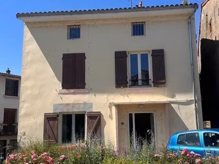 à louer : maison de bourg t4